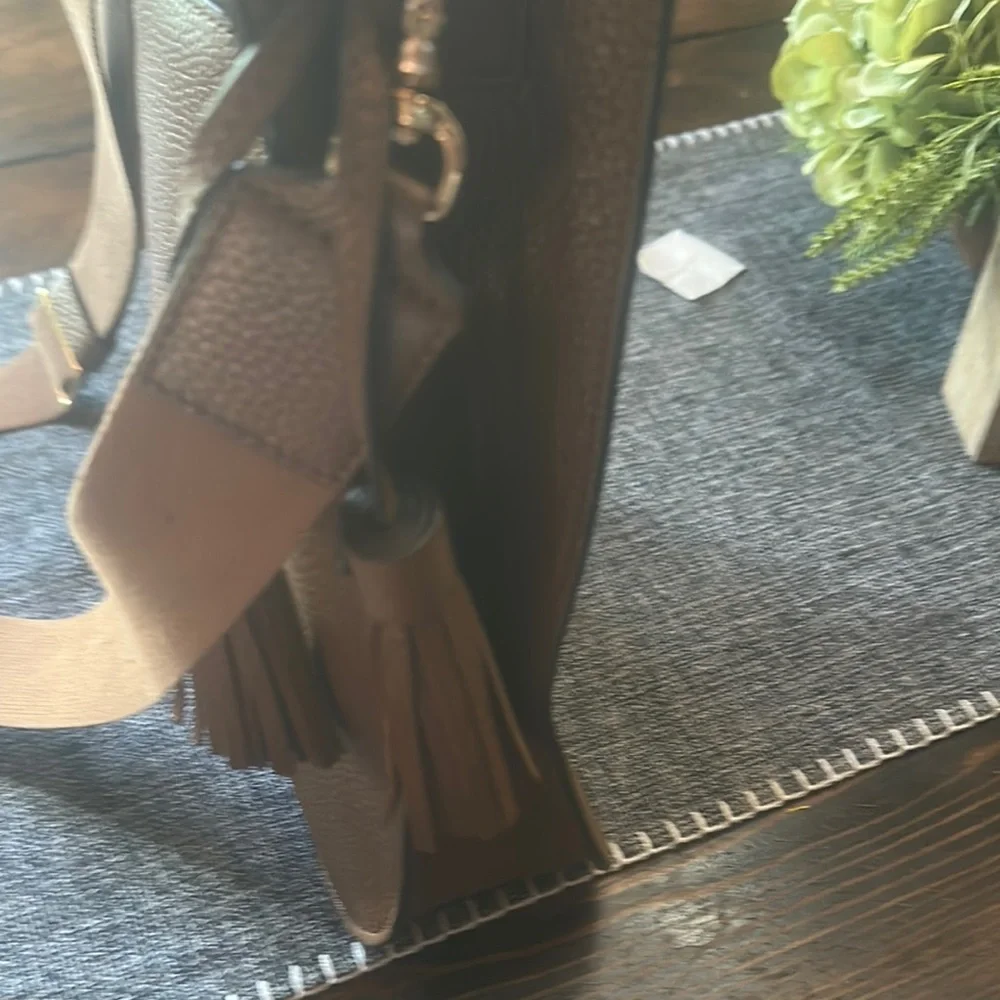 Tory Burch Tan Leather Shoulder Bag - Picture 7 of 7